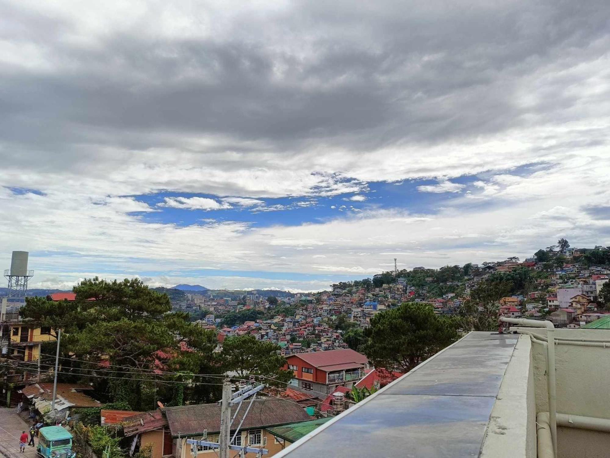 Misty Hills Aparthotel Baguio City Bagian luar foto
