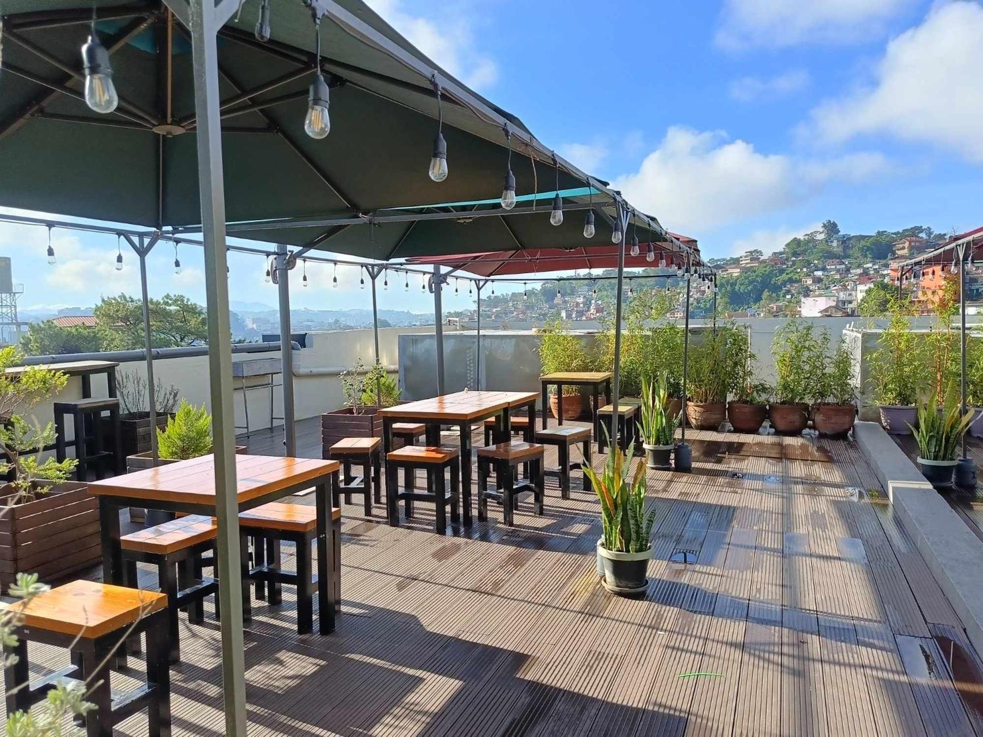 Misty Hills Aparthotel Baguio City Bagian luar foto